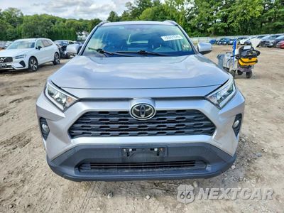 Piąte zdjęcie samochodu w środku: 2021 TOYOTA RAV4 XLE PREMIUM VIN:JTMA1RFV1MJ039771 - miniatura