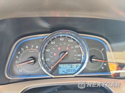 Zdjęcie 9 z 13 samochodu: 2015 TOYOTA RAV4 LIMITED VIN:JTMDFREVXFD134394 - miniatura
