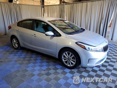 Czwarte zdjęcie samochodu z boku: 2017 KIA FORTE LX VIN:3KPFL4A73HE054285 - miniatura