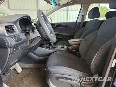 Zdjęcie 7 z 12 samochodu: 2019 KIA SORENTO LX VIN:5XYPGDA39KG432674 - miniatura