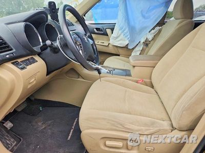 Zdjęcie 7 z 12 samochodu: 2011 TOYOTA HIGHLANDER BASE VIN:5TDBK3EHXBS061567 - miniatura