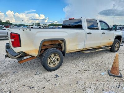 Trzecie zdjęcie samochodu z tyłu: 2015 GMC SIERRA K2500 HEAVY DUTY VIN:1GT12XEGXFF166285 - miniatura