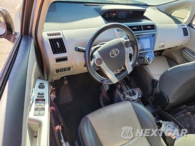 Zdjęcie 8 z 13 samochodu: 2015 TOYOTA PRIUS V FOUR VIN:JTDZN3EU2FJ019531 - miniatura