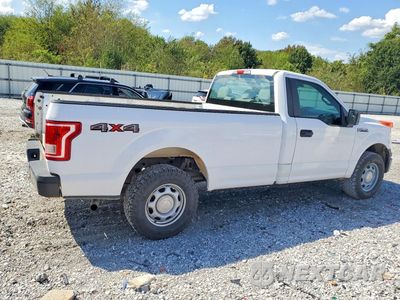 Trzecie zdjęcie samochodu z tyłu: 2017 FORD F150 VIN:1FTMF1E82HKE24221 - miniatura