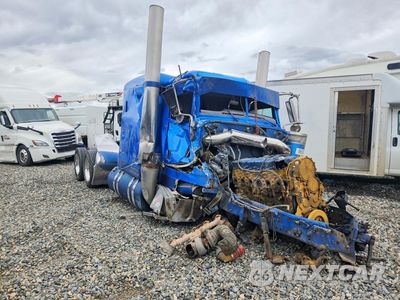 Czwarte zdjęcie samochodu z boku: 2015 PETERBILT 389 SEMI TRUCK VIN:1NPXGGGG00D277741 - miniatura