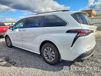 Drugie zdjęcie samochodu z przodu: 2026 TOYOTA SIENNA XLE 7-PASSENGER VIN:5TDYSKFC5TS241371 - miniatura