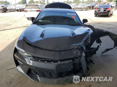 Piąte zdjęcie samochodu w środku: 2018 CHEVROLET CAMARO SS VIN:1G1FF1R7XJ0129579 - miniatura