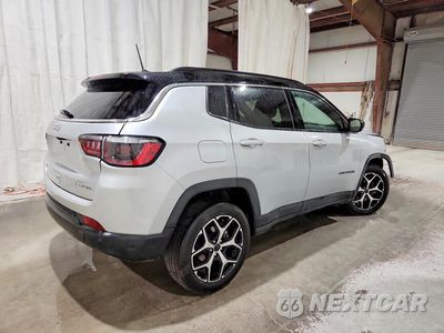 Trzecie zdjęcie samochodu z tyłu: 2025 JEEP COMPASS LIMITED VIN:3C4NJDCN1ST518237 - miniatura