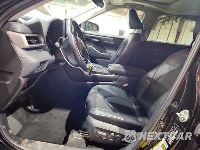 Zdjęcie 7 z 13 samochodu: 2023 TOYOTA HIGHLANDER XLE VIN:5TDKDRBHXPS044194 - miniatura