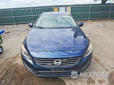 Piąte zdjęcie samochodu w środku: 2015 VOLVO V60 PREMIER VIN:YV1612SB8F1190984 - miniatura