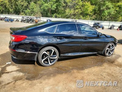 Trzecie zdjęcie samochodu z tyłu: 2018 HONDA ACCORD EX VIN:1HGCV1F44JA038830 - miniatura