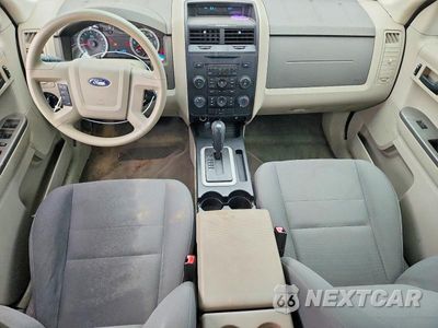 Zdjęcie 8 z 12 samochodu: 2010 FORD ESCAPE XLS VIN:1FMCU9C76AKD17281 - miniatura