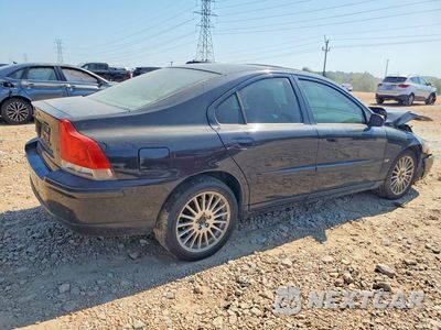 Trzecie zdjęcie samochodu z tyłu: 2005 VOLVO S60 T5 VIN:YV1RS547052484716 - miniatura