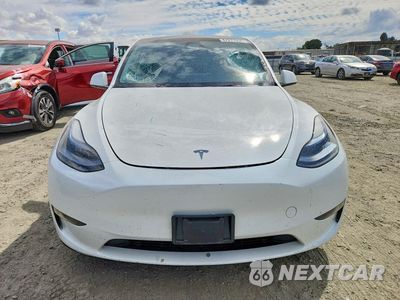 Piąte zdjęcie samochodu w środku: 2024 TESLA MODEL Y VIN:7SAYGAEE1RF214361 - miniatura