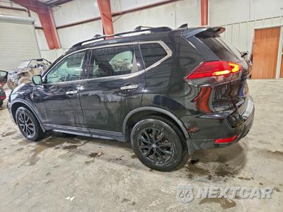 Drugie zdjęcie samochodu z przodu: 2017 NISSAN ROGUE SV VIN:5N1AT2MV7HC821874 - miniatura