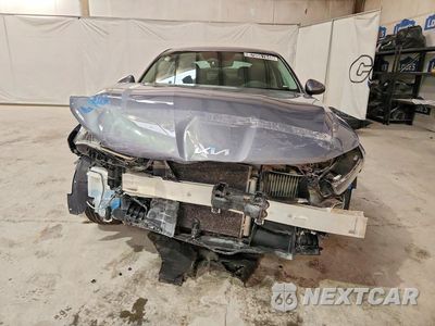 Piąte zdjęcie samochodu w środku: 2023 KIA K5 LXS VIN:5XXG14J25PG211528 - miniatura