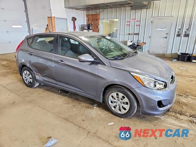 Czwarte zdjęcie samochodu z boku: 2017 HYUNDAI ACCENT SE VIN:KMHCT5AE7HU302073 - miniatura