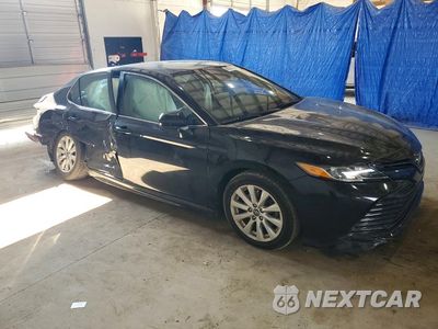 Czwarte zdjęcie samochodu z boku: 2019 TOYOTA CAMRY LE VIN:4T1B11HKXKU821602 - miniatura