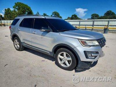 Czwarte zdjęcie samochodu z boku: 2017 FORD EXPLORER XLT VIN:1FM5K8D8XHGB88197 - miniatura
