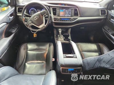 Zdjęcie 8 z 13 samochodu: 2019 TOYOTA HIGHLANDER XLE VIN:5TDJZRFH6KS951833 - miniatura