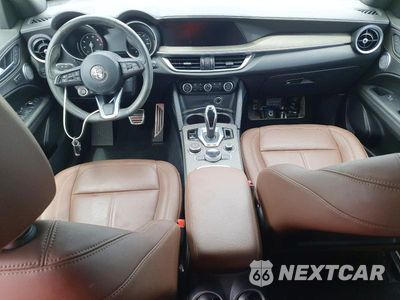 Zdjęcie 8 z 13 samochodu: 2023 ALFA ROMEO STELVIO TI VIN:ZASPAKBN6P7D53920 - miniatura