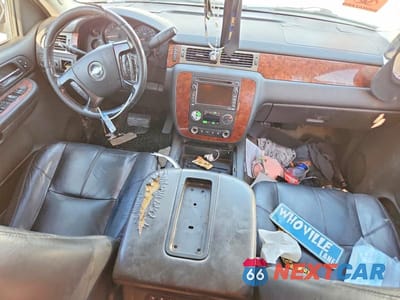 Zdjęcie 8 z 13 samochodu: 2008 CHEVROLET SUBURBAN C1500 LS VIN:1GNFC16008J204471 - miniatura
