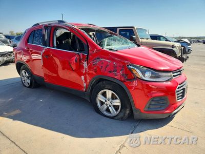 Czwarte zdjęcie samochodu z boku: 2017 CHEVROLET TRAX 1LT VIN:3GNCJLSB2HL224550 - miniatura