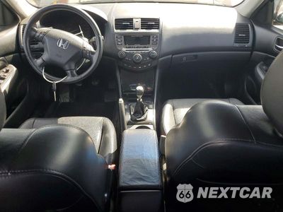 Zdjęcie 8 z 12 samochodu: 2006 HONDA ACCORD EX VIN:1HGCM655X6A019569 - miniatura