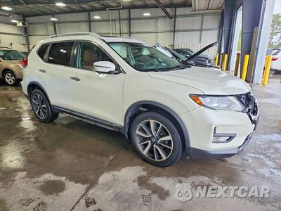 Czwarte zdjęcie samochodu z boku: 2017 NISSAN ROGUE SL VIN:5N1AT2MV2HC894330 - miniatura