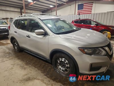 Czwarte zdjęcie samochodu z boku: 2018 NISSAN ROGUE S VIN:5N1AT2MV3JC749352 - miniatura