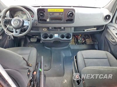 Zdjęcie 8 z 13 samochodu: 2019 MERCEDES-BENZ SPRINTER 2500/3500 DELIVERY VAN VIN:WD4PF0CD3KT004157 - miniatura