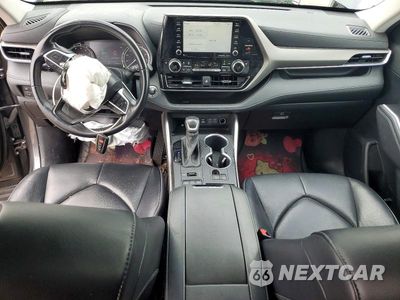 Zdjęcie 8 z 13 samochodu: 2022 TOYOTA HIGHLANDER XLE VIN:5TDGZRBH7NS581691 - miniatura