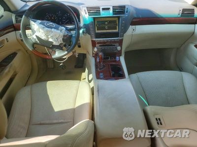 Zdjęcie 8 z 12 samochodu: 2011 LEXUS LS 460 VIN:JTHBL5EFXB5106227 - miniatura