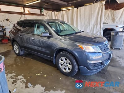 Czwarte zdjęcie samochodu z boku: 2013 CHEVROLET TRAVERSE LS VIN:1GNKVFED9DJ101179 - miniatura