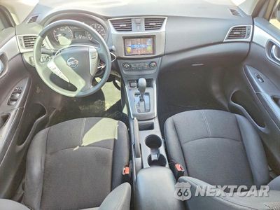 Zdjęcie 8 z 12 samochodu: 2017 NISSAN SENTRA S VIN:3N1AB7AP0HY232038 - miniatura