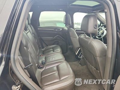 Zdjęcie 11 z 14 samochodu: 2016 PORSCHE CAYENNE VIN:WP1AA2A21GLA10055 - miniatura
