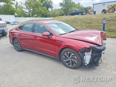Czwarte zdjęcie samochodu z boku: 2026 HYUNDAI SONATA HYBRID BLUE VIN:KMHL24JJ5TA165333 - miniatura