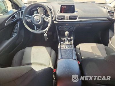 Zdjęcie 8 z 12 samochodu: 2018 MAZDA 3 SPORT VIN:3MZBN1U74JM192994 - miniatura