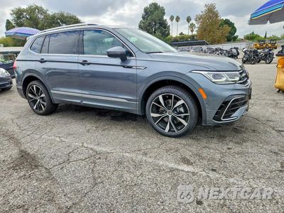 Czwarte zdjęcie samochodu z boku: 2023 VOLKSWAGEN TIGUAN SEL R-LINE BLACK VIN:3VV4B7AX8PM126177 - miniatura