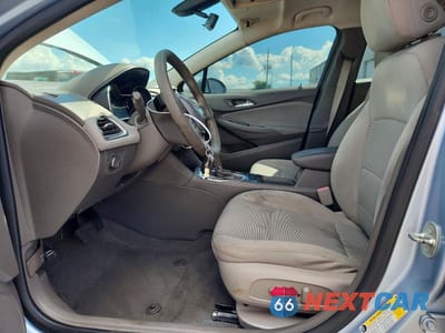 Zdjęcie 7 z 12 samochodu: 2018 CHEVROLET CRUZE LT VIN:1G1BE5SM5J7195537 - miniatura