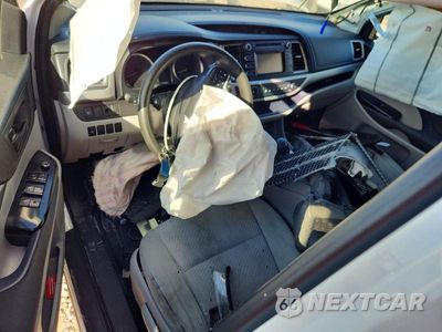 Zdjęcie 8 z 12 samochodu: 2019 TOYOTA HIGHLANDER LE VIN:5TDBZRFH0KS970625 - miniatura