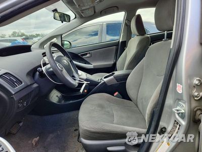 Zdjęcie 7 z 12 samochodu: 2015 TOYOTA PRIUS TWO VIN:JTDKN3DU4F1928678 - miniatura