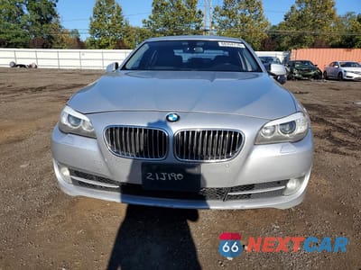 Piąte zdjęcie samochodu w środku: 2013 BMW 528 XI VIN:WBAXH5C54DDW16419 - miniatura