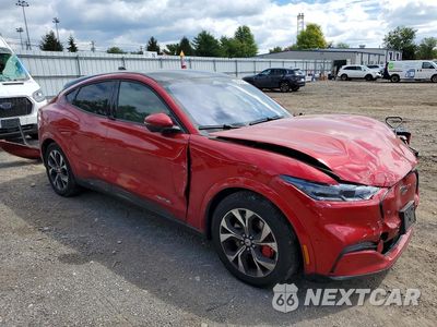 Czwarte zdjęcie samochodu z boku: 2021 FORD MUSTANG MACH-E PREMIUM VIN:3FMTK3SU7MMA08345 - miniatura