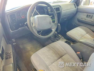 Zdjęcie 8 z 12 samochodu: 2000 TOYOTA TACOMA V6 VIN:4TAWN72N0YZ612389 - miniatura