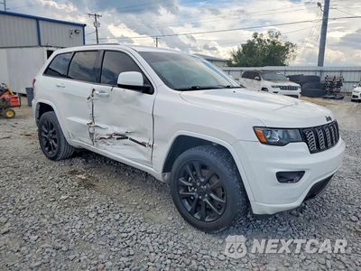 Czwarte zdjęcie samochodu z boku: 2021 JEEP GRAND CHEROKEE LAREDO VIN:1C4RJFAG3MC515386 - miniatura
