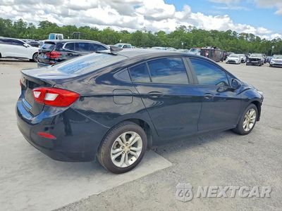 Trzecie zdjęcie samochodu z tyłu: 2019 CHEVROLET CRUZE LS VIN:1G1BC5SMXK7103698 - miniatura