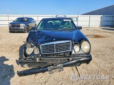 Piąte zdjęcie samochodu w środku: 1999 MERCEDES-BENZ E 300TD VIN:WDBJF25H6XA920439 - miniatura