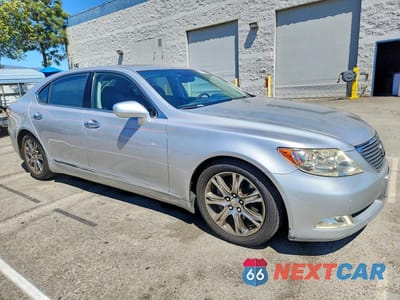 Czwarte zdjęcie samochodu z boku: 2008 LEXUS LS 460L VIN:JTHGL46FX85020942 - miniatura