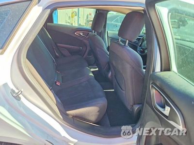 Zdjęcie 10 z 12 samochodu: 2015 CHRYSLER 200 LIMITED VIN:1C3CCCAB9FN677599 - miniatura